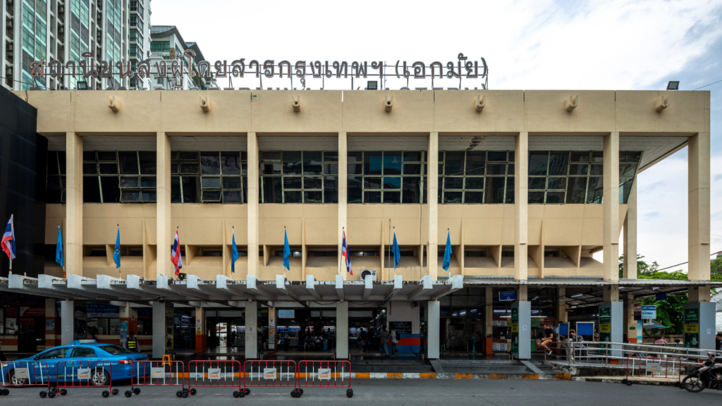 āļŠāļāļēāļāļĩāļāļāļŠāđāļāđāļāļāļĄāļąāļĒ (Eastern Bus Terminal)